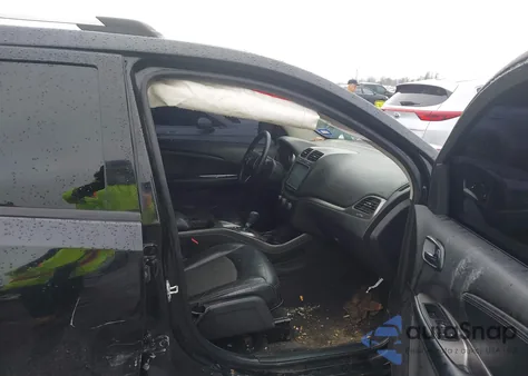 2017 Dodge Journey Crossroad Plus z USA, uszkodzony, nr VIN 3C4PDCGGXHT548142